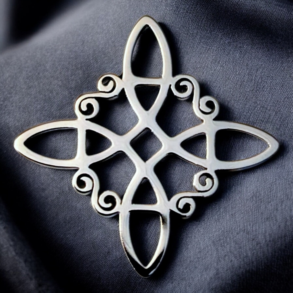 Elegant Celtic Knot Lapel Pin